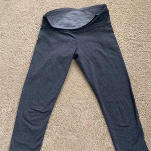 Lululemon Athletica Wunder Under Capris size 4